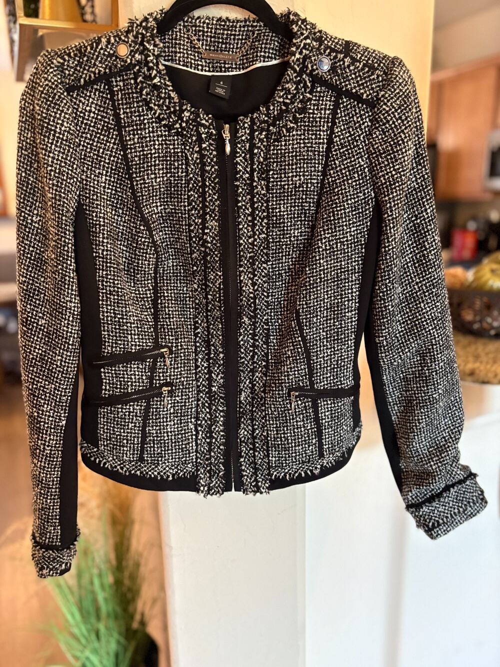 White House Black Market Size 4 Tweed Black Fitted Jacket Vintage Stretch Sides